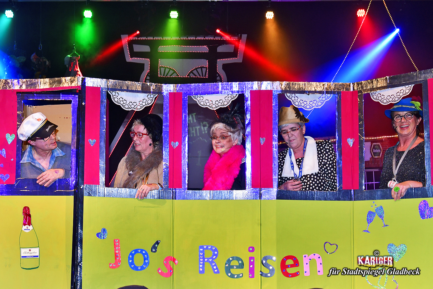 Der St. Johannes Gemeinde-Karneval 2019 war zur Veranstaltung in der voll besetzten Mathias-Jakobs-Stadthalle für alle Beteiligten ein voller Erfolg. Unter dem Motto "Schicht im Schacht !?" zahlten sich Mühe und Fleiß für alle Ehrenamtlichen in Sachen Kulisse und Darbietung voll aus und wurden dafür mit kräftigem Beifall vom Publikum belohnt. Foto: Kariger