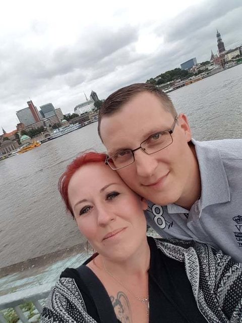 Bei einem Auftritt von Markus Krebs hat's endgültig gefunkt: Kathrin Weeger und Carsten Geven sind seit zwei Jahren ein Paar.