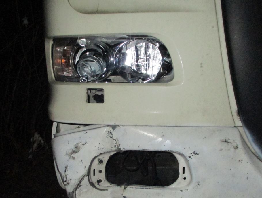 Ein beschädigter Lkw war das Ergebnis der Zerstörungswut von unbekannte Tätern. Die Kriminalpolizei hat die Ermittlungen aufgenommen und bittet um Hinweise unter Tel. 986 2066.