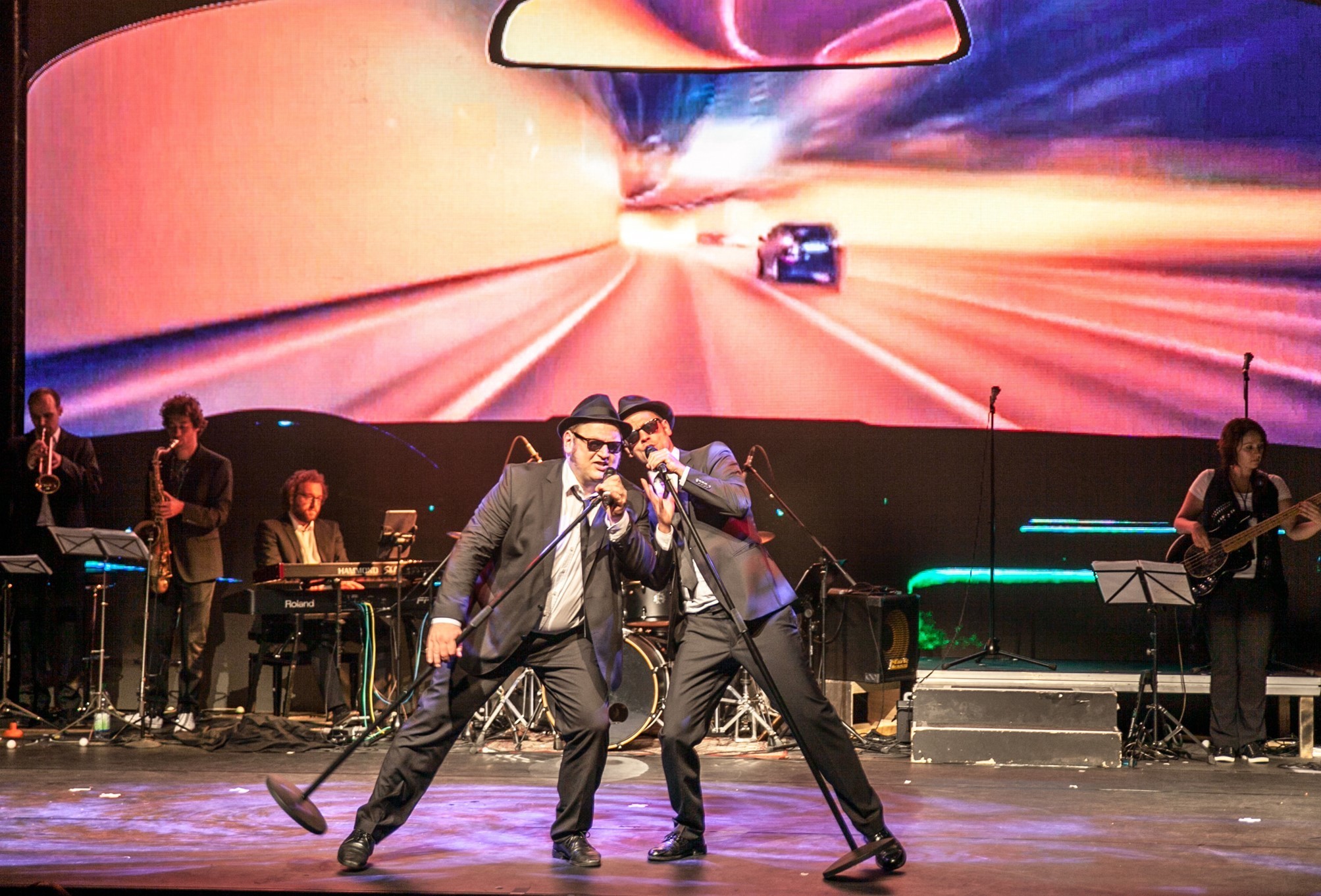 Tribute to the Blues Brothers heißt es in der Reichenbach-Aula.