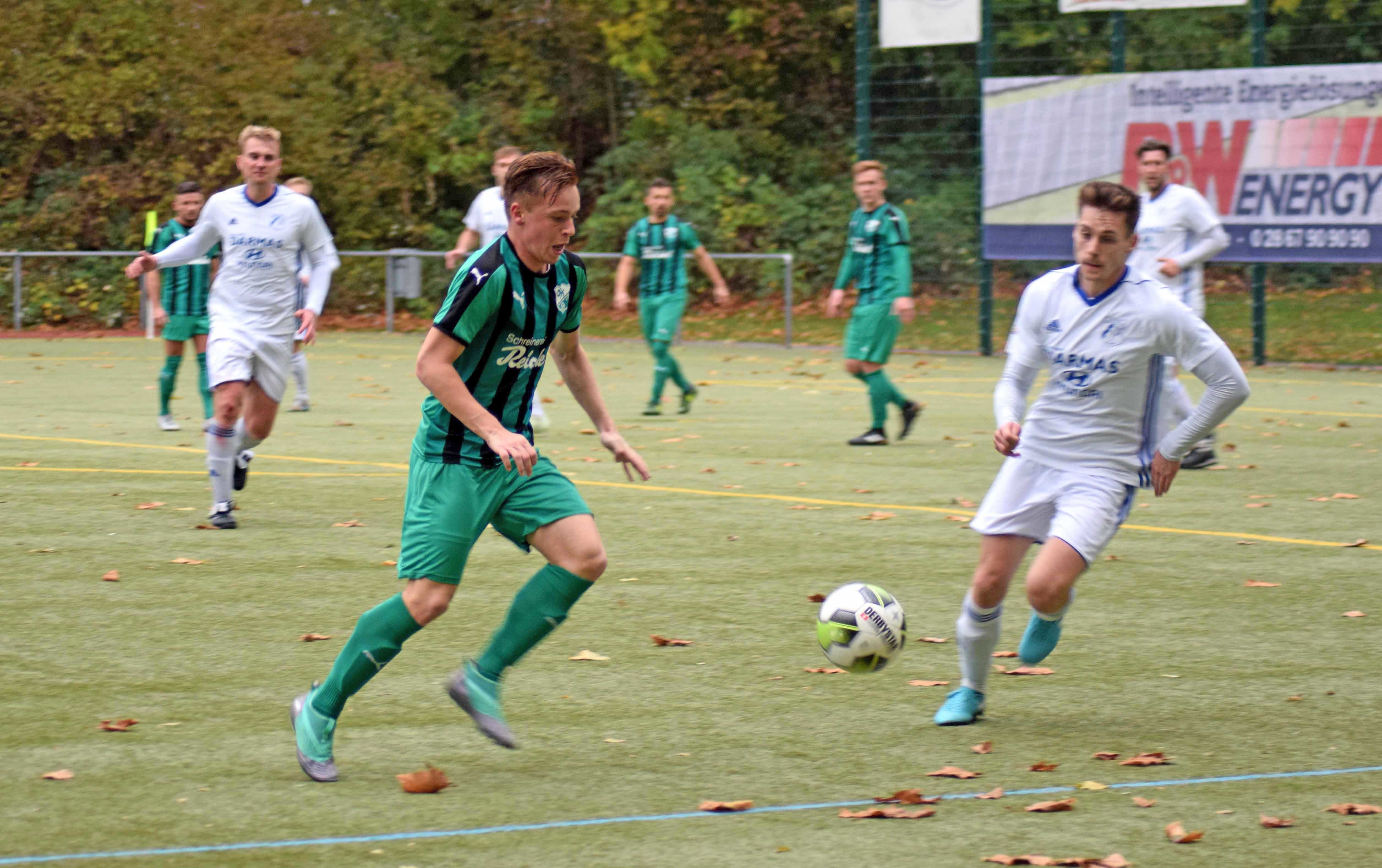Jonas Borin fehlt der DJK nach seiner roten Karte für vier Wochen. Foto: Peter Mohr