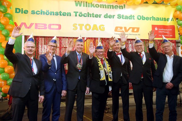 (v.l) Thomas Gäng (Stadtsparkasse), Karsten Woidtke (WBO), Oliver Mebus (Stadtsparkasse), Bernhard Uppenkamp (Stadtsparkasse), Bernd Homberg (evo), Werner Overkamp (Stoag), Hartmut Gieske (evo). Foto: evo