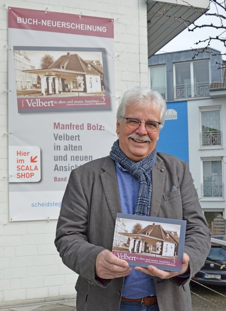 Mit der Neuerscheinung „Velbert in alten und neuen Ansichten, Band 3“ ermöglicht Manfred Bolz (Bild) gemeinsam mit den Verantwortlichen des Scala-Verlags interessierten Bürgern zum wiederholten Mal die Möglichkeit, in die Geschichte der Stadt einzutauchen. Wie bei den ersten beiden Bänden liegt der Fokus dabei auf Bildern und Postkarten aus vergangenen Zeiten, die mit aktuellen Fotos verglichen werden können.