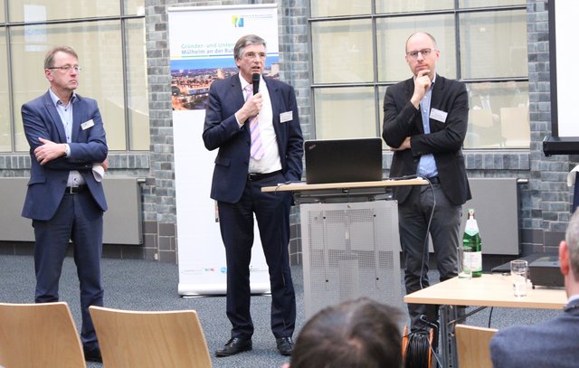 Mülheim & Business Geschäftsführer Jürgen Schnitzmeier (v.l.), Bau- und Planungsamtsleiter Peter Vermeulen und Felix Blasch, Amtsleiter für Stadtentwicklung und Bauordnung, stellten am 19. Februar den Masterplan "Industrie und Gewerbe" vor.