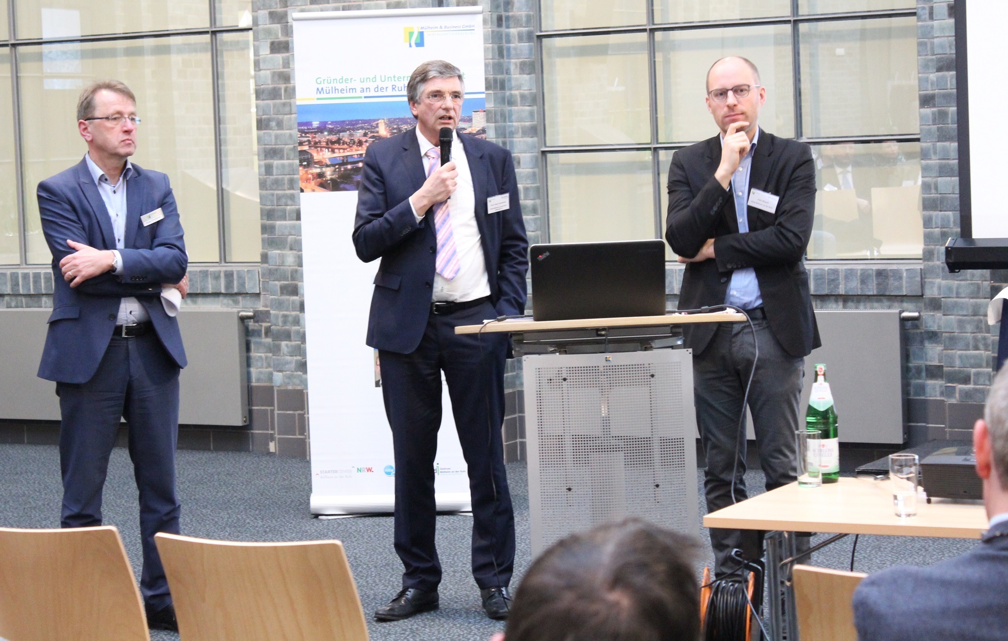 Mülheim & Business Geschäftsführer Jürgen Schnitzmeier (v.l.), Bau- und Planungsamtsleiter Peter Vermeulen und Felix Blasch, Amtsleiter für Stadtentwicklung und Bauordnung, stellten am 19. Februar den Masterplan "Industrie und Gewerbe" vor.