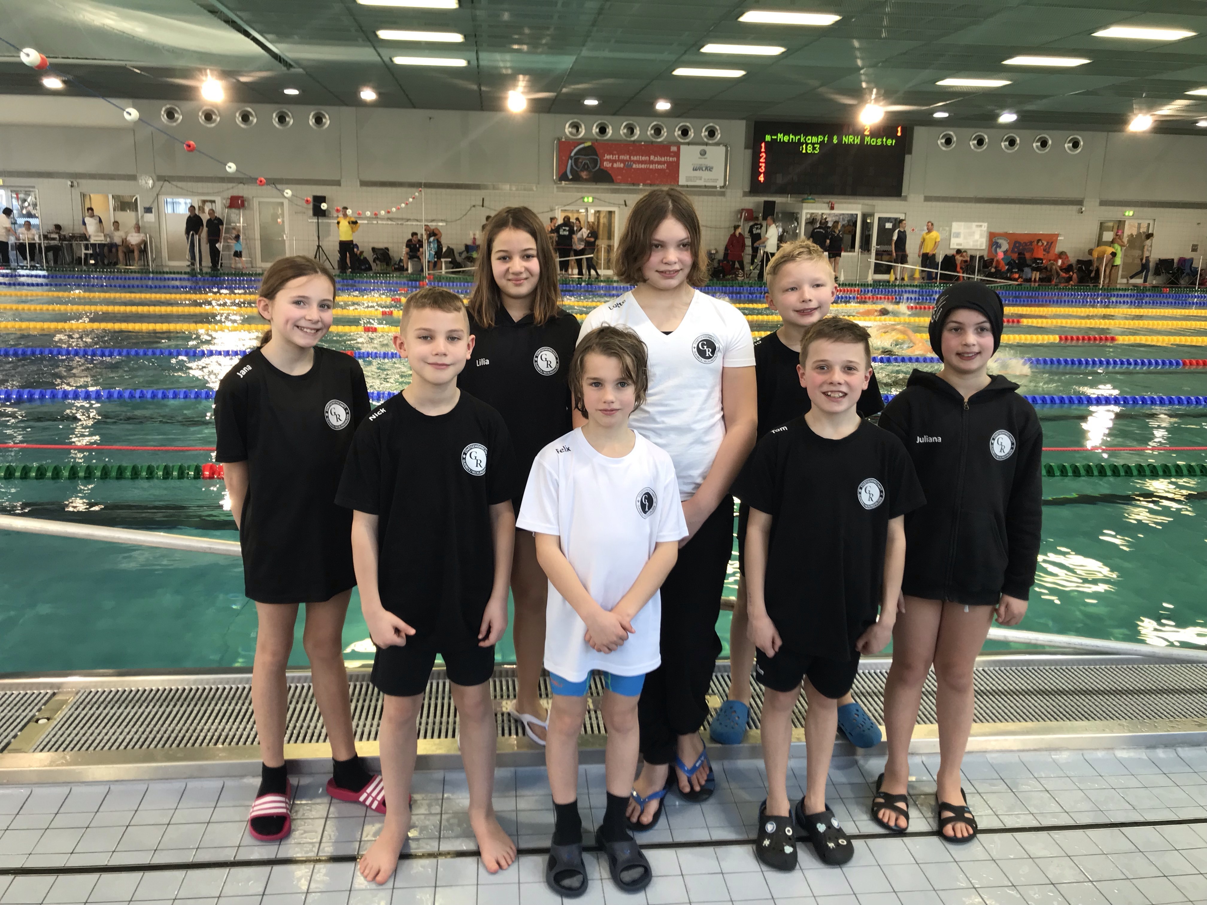Die kleinen Sportler waren stolz auf ihre guten Leistungen. Auf dem Bild zu sehen sind vorne: Jana Brauckmann, Nick Grunow, Felix Kleinhückelkoten, Tom Steinert, Juliana Buttler; hinten: Lilia Sophie Rauer, Lotte Marie Gehre, Timo Nowacki