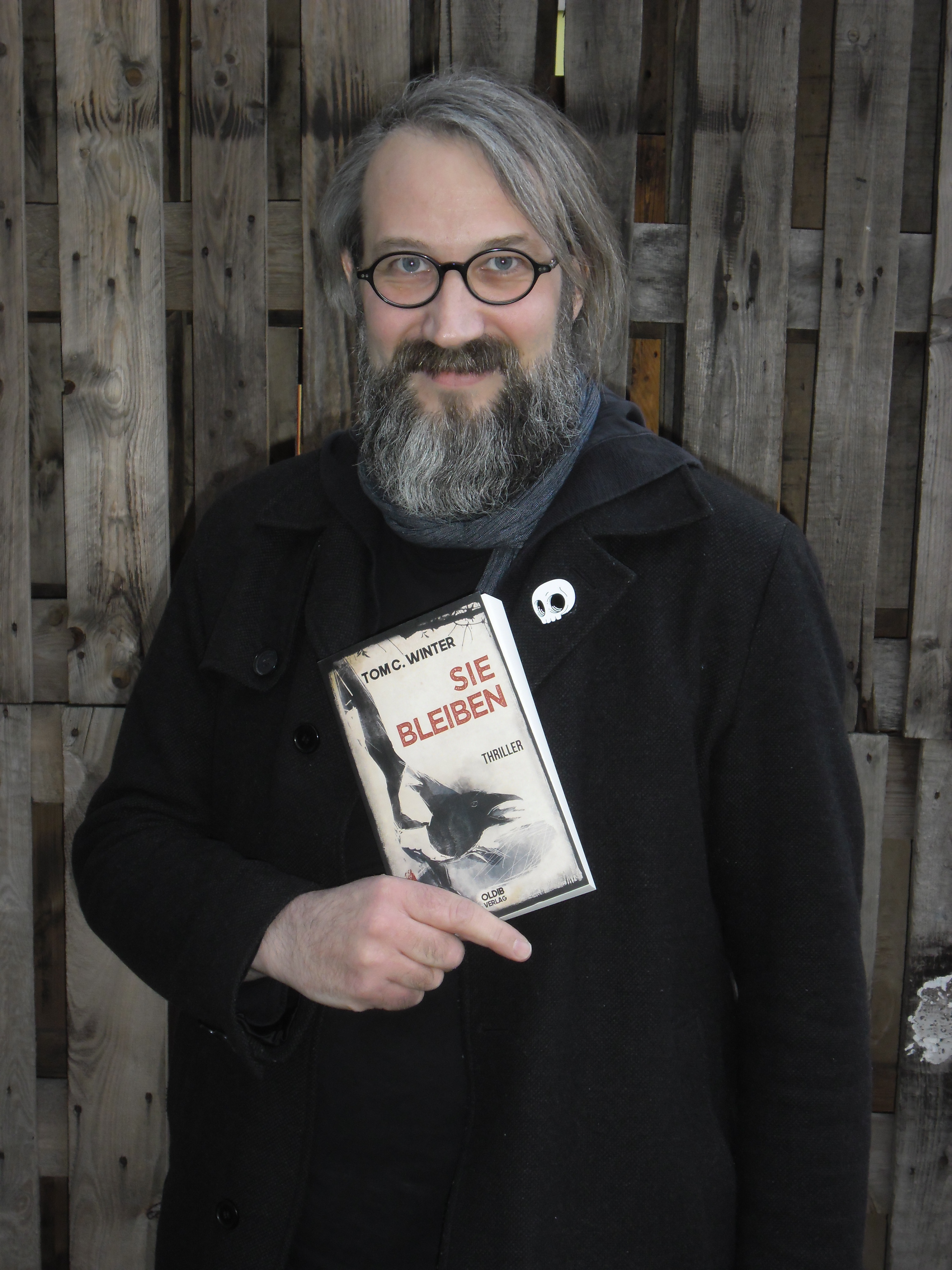 Der Brackeler Autor Tom C. Winter hat mit "Sie bleiben" ein neues Buch veröffentlicht.