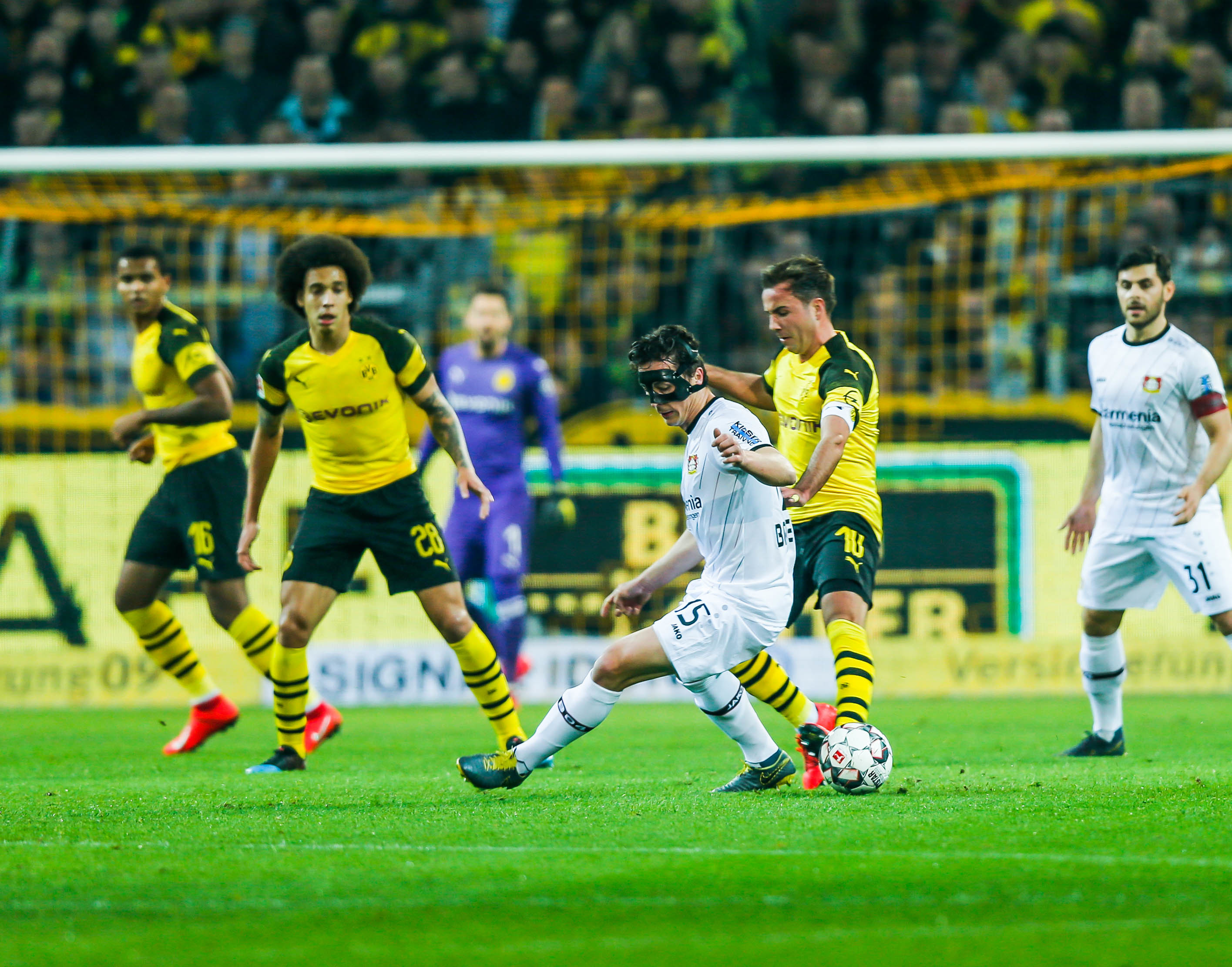 Vize-Kapitän Mario Götze muss die Binde vielleicht wieder abgeben. Aus BVB-Sicht aber aus erfreulichen Gründen, da Kapitän Marco Reus wieder einsatzbereit ist.