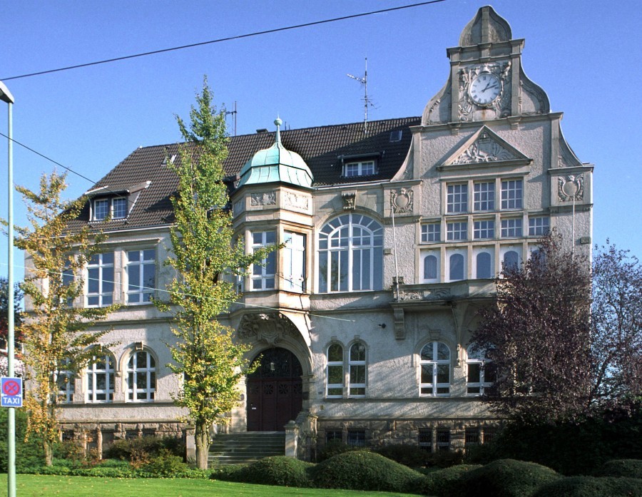 Lange geplant, nun soll er über die Bühne gehen: der Verkauf des alten Bredeneyer Rathauses.