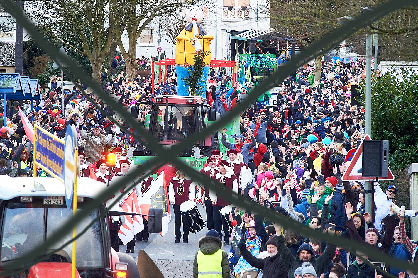 Der Rosenmontagszug in Holthausen, hier ein Foto aus dem Vorjahr, wurde soeben abgesagt. Foto: STADTSPIEGEL-Archiv