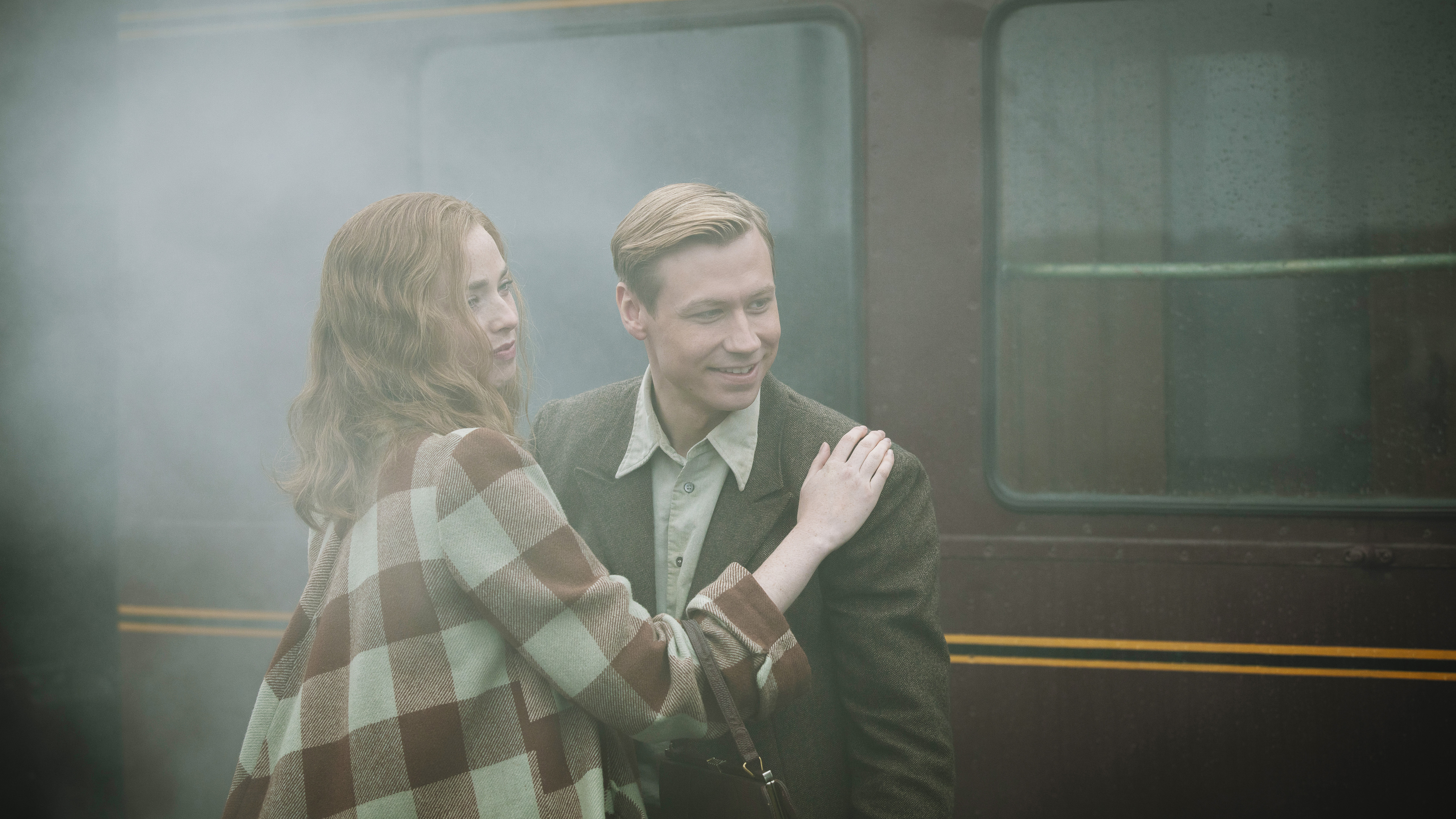 Der Film thematisiert durch die Liebesbeziehung von Bert Trautmann (David Kross) und Margaret Friar (Freya Mavor) ein sich erneuerndes friedliches Verständnis von Deutschen und Briten nach dem Zweiten Weltkrieg.