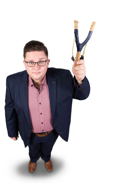 Er ist klein - und kann drüber lachen: Der Wittener Erasmus Stein moderiert die neue Show im Varieté "et cetera".