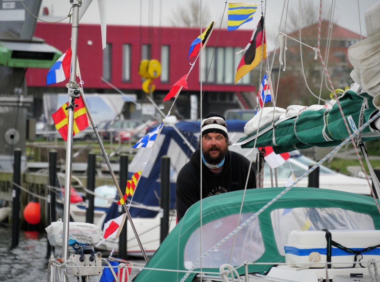 Der Einhandsegler Guido Dwersteg berichtet am Freitag, 22. März, im Könzgenhaus auf Einladung des Segelclubs Haltern am See über seine ungewöhnliche Reise “Rund um den Tiger”. Foto: Guido Dwersteg