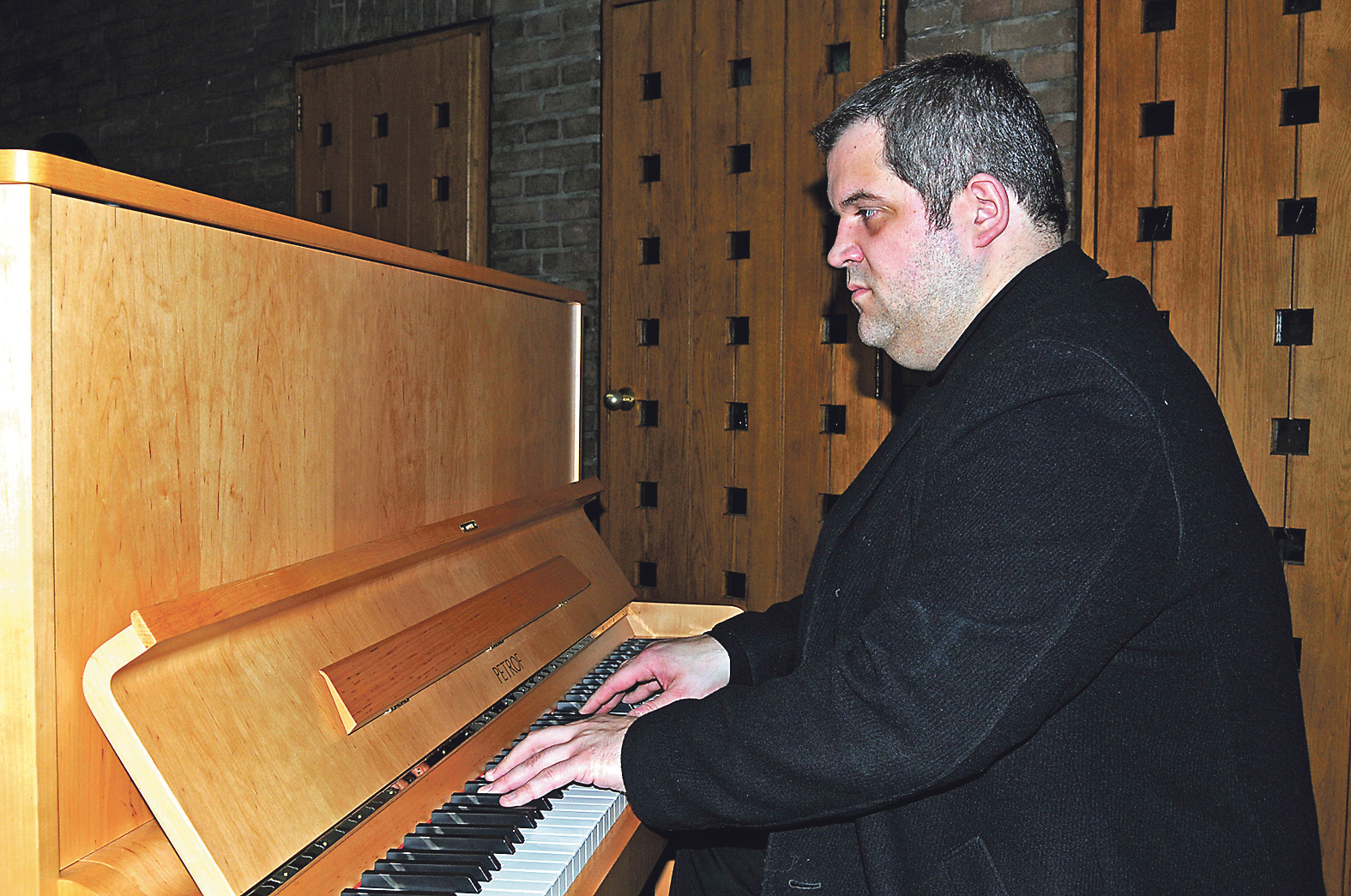Kirchenmusiker Tobias Bredohl bestreitet das Klavierkonzert in St. Martin.
