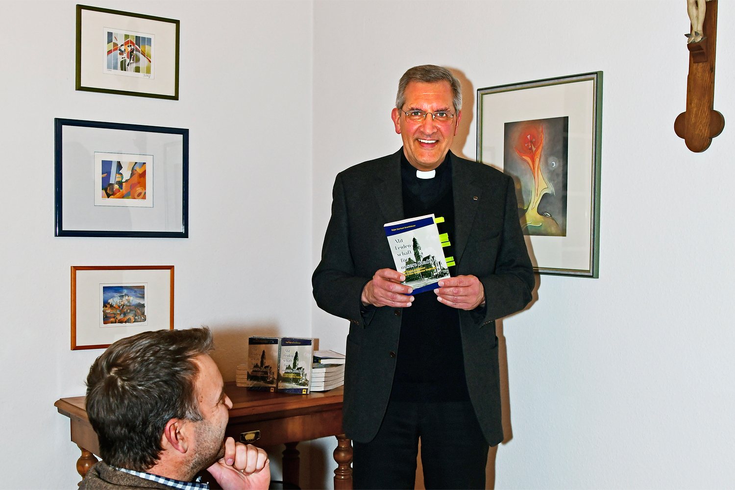 Im "Stiftshaus Gladbeck" in Butendorf präsentierte Ralph Eberhard Brachthäuser vor geladenen Gästen sein Buch "Mit Leidenschaft für unsere Stadt".