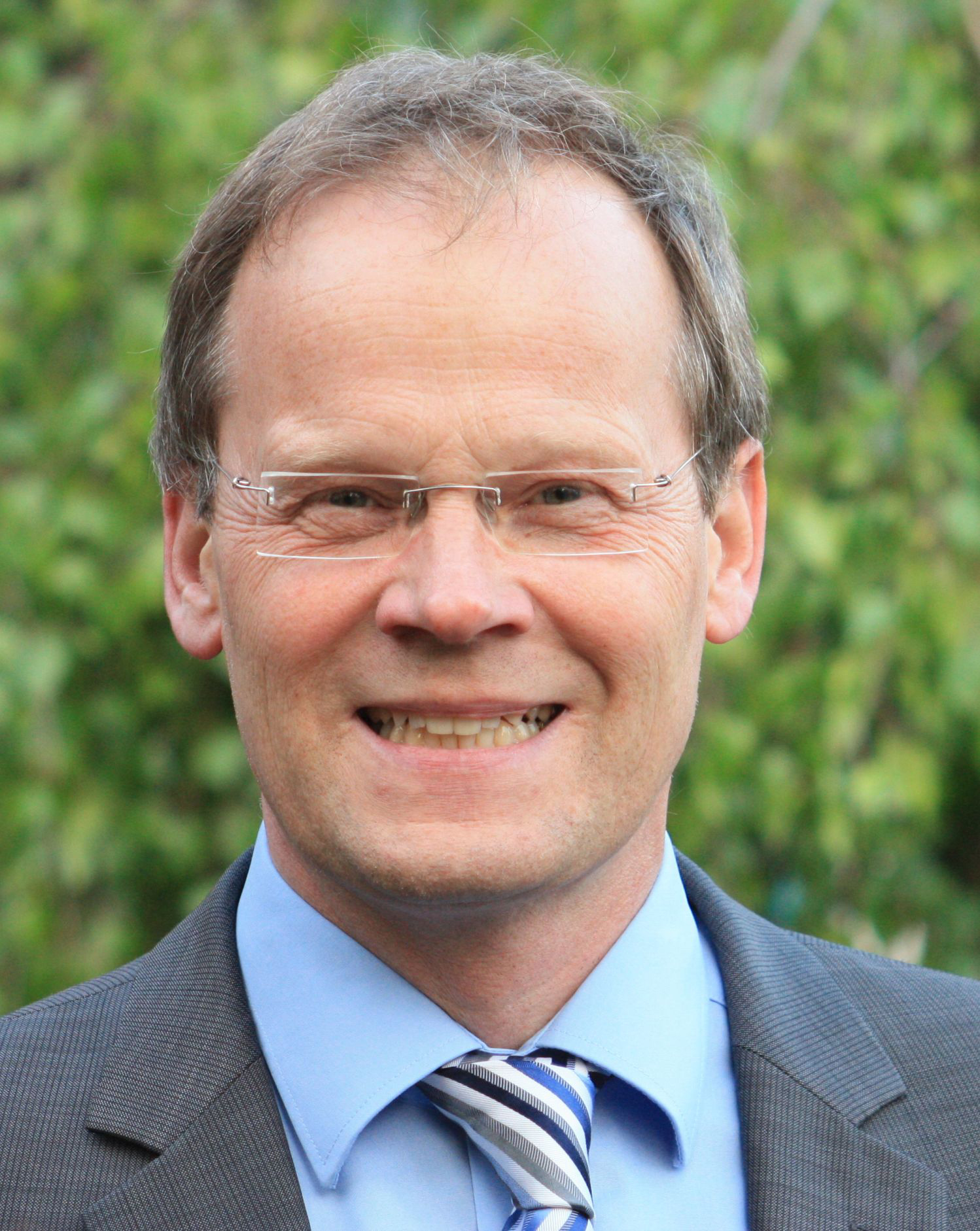 Bürgermeister Michalzik informiert über den Facebook-Auftritt der Gemeinde und hofft auf Rückmeldungen der Bürger. Foto: Gemeinde Wickede (Ruhr)
