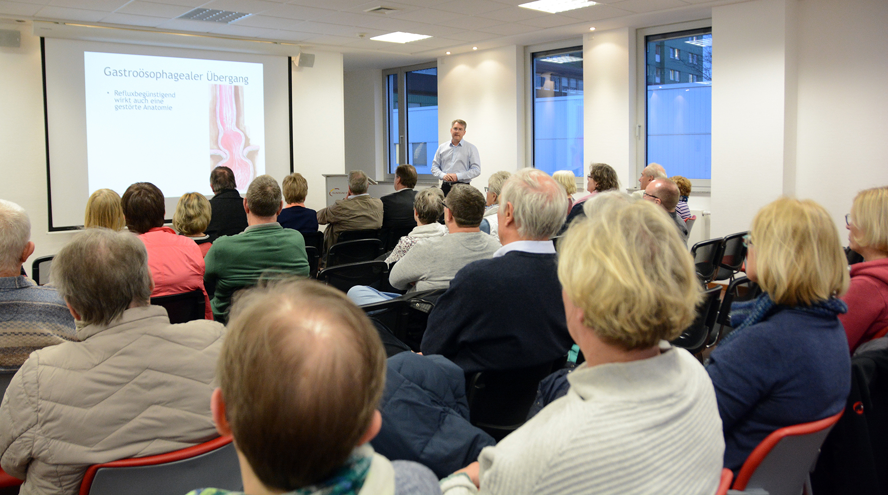 Dr. Kai Wiemer, Chefarzt der Klinik für Gastroenterologie an der Kamener Klinik, referierte zum Thema "Refluxerkrankung". Foto: Klinikum Westfalen