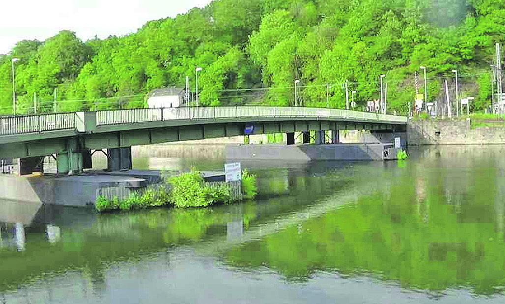 Das Tiefbauamt beginnt am kommenden Montag, 11. März, mit der Umgestaltung der Einmündungsbereiche der Pontonbrücke in Dahlhausen. -Foto: Archiv