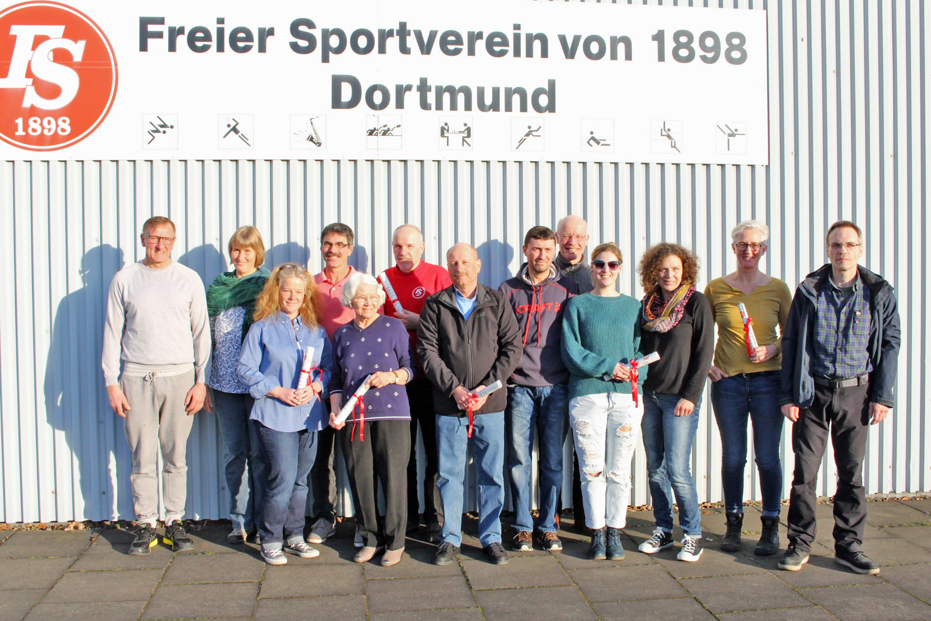 v. l. n. r.: Siegmund Kaminski, Anne Rott, Susanne Pais, Toni Pais, Inge Kroll, Richard Volkmer, Klaus Maaß, Thorsten Luchs, Norbert Pieperbeck, Janine Hummel, Sigrun Nowakowski, Iris Wosny, Stefan Blohm
