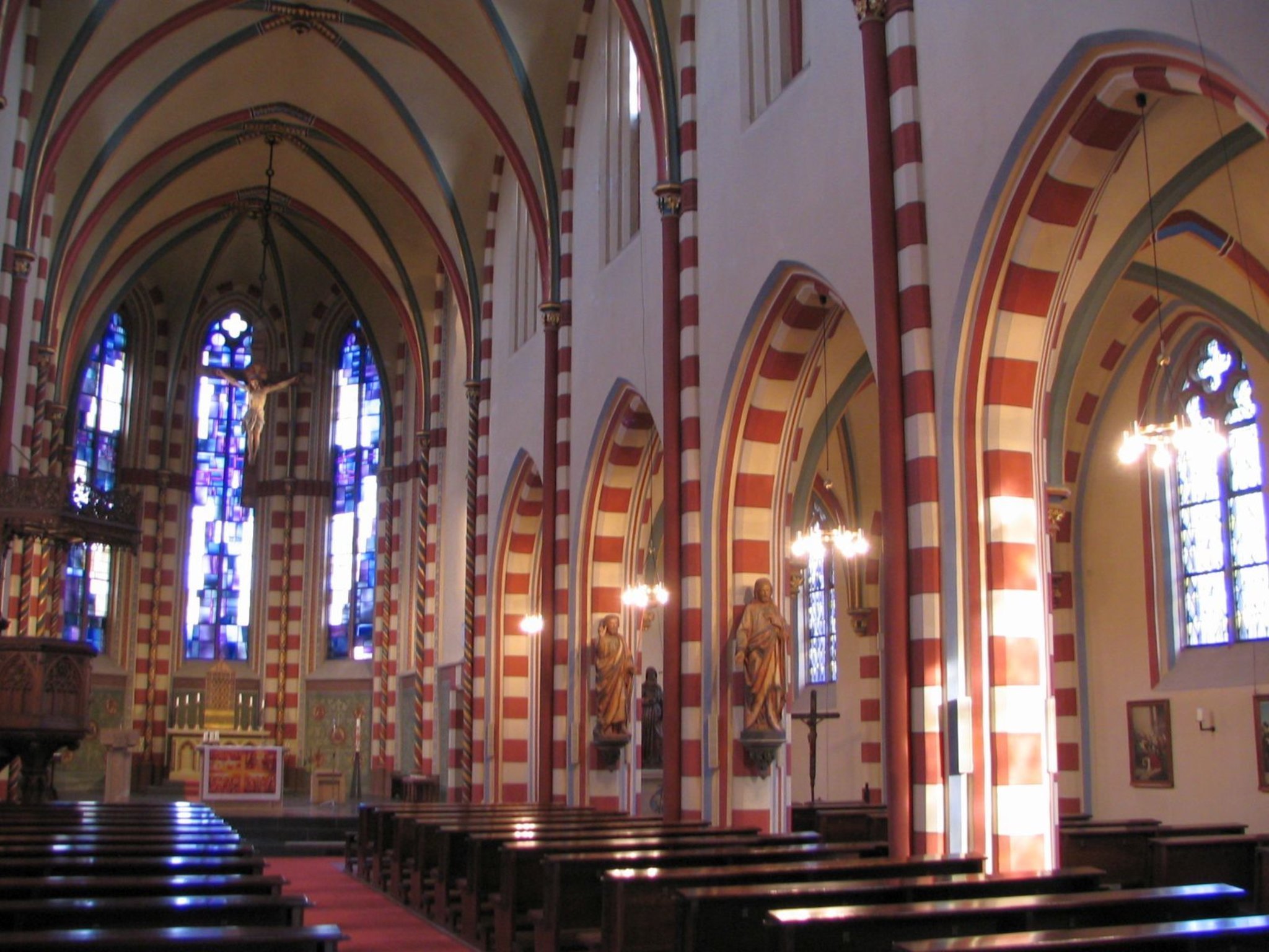 Die farbenprächtige Kirche St. Antonius Abbas in Frasselt