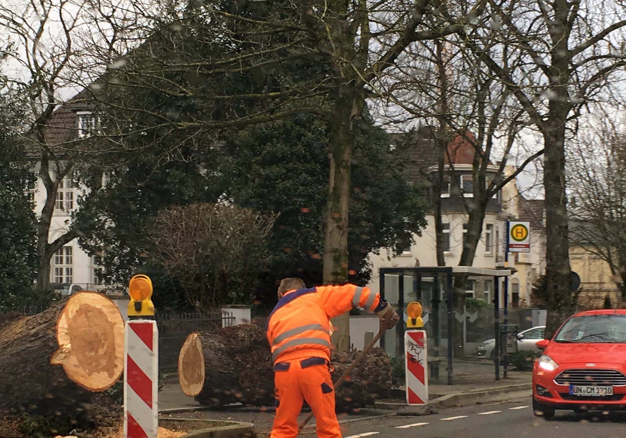 Nach dem Sturmtief Friederike im Januar 2018 zog der Kreis Unna eine erschreckende Bilanz: Über 160 Einsätze galt es in kürzester Zeit zu bewältigen. Archiv-Foto: Finja Jungvogel