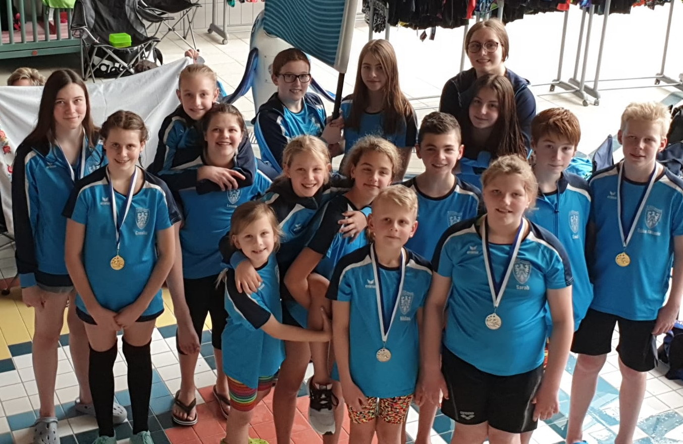 Die Wettkampfmannschaft des SV Aegir holte zahlreiche medaillen beim Schwimmfest in Werl.