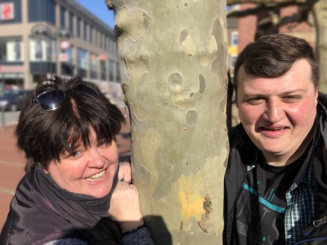 Haben mächtig Spaß wegen des neuen Angebots: Ingrid Kühne und Hilmar Schulz.