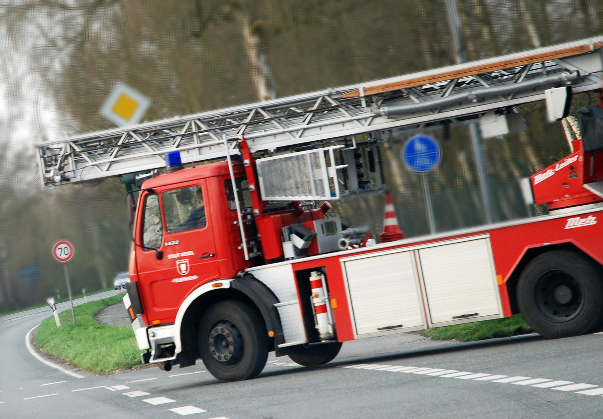 Die Feuerwehr Dinslaken rückte aufgrund eines Kaminbrands aus.