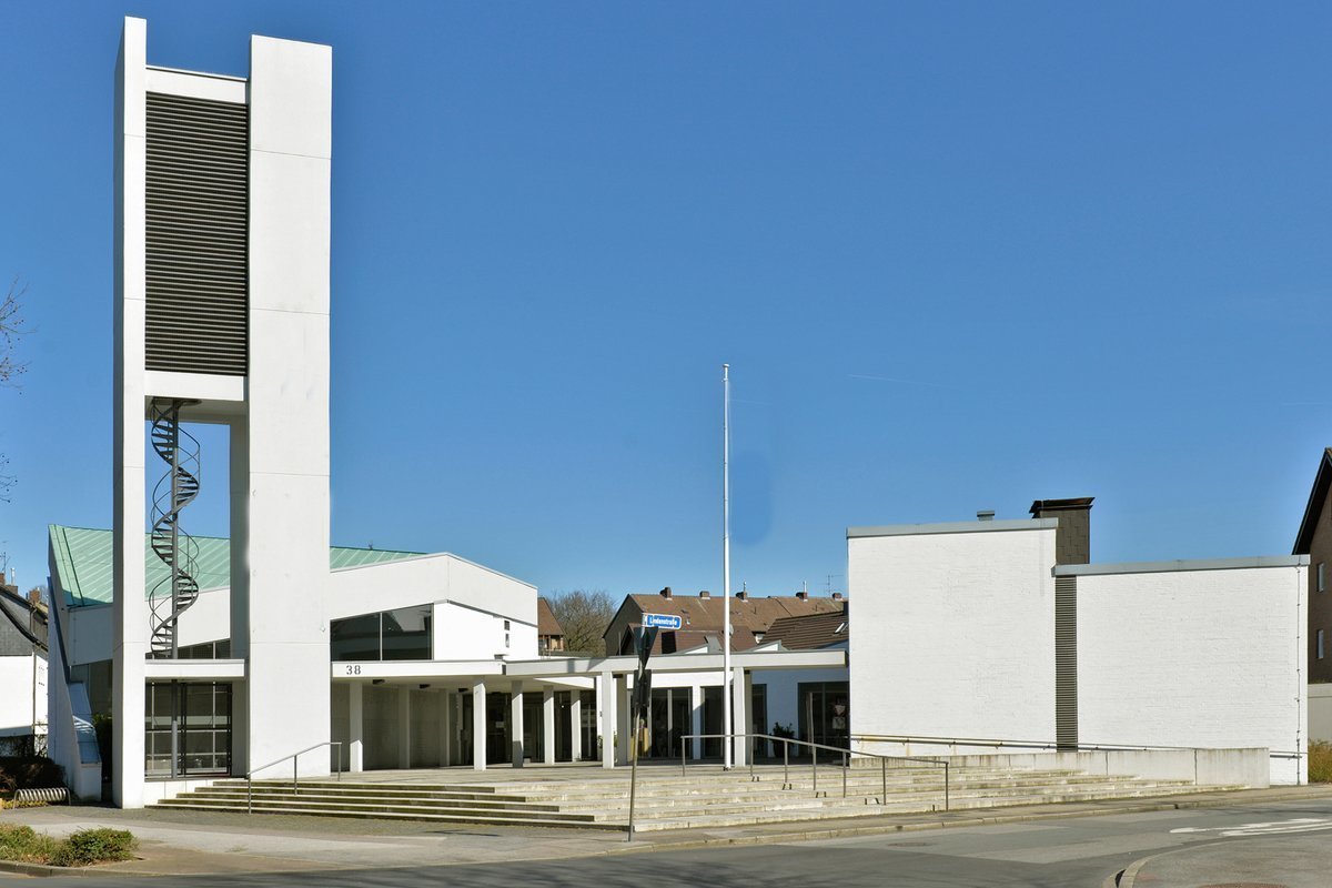 Die ehemalige "Markuskirche" an der Bülser Straße in Gladbeck-Ost war über viele Jahre hinweg die Heimat des "Martin-Luther-Forums". Seit dem Ende des Forums steht das Gebäude leer und nun ist der Streit zwischen CDU und SPD um die Folgenutzung neu entbrannt.