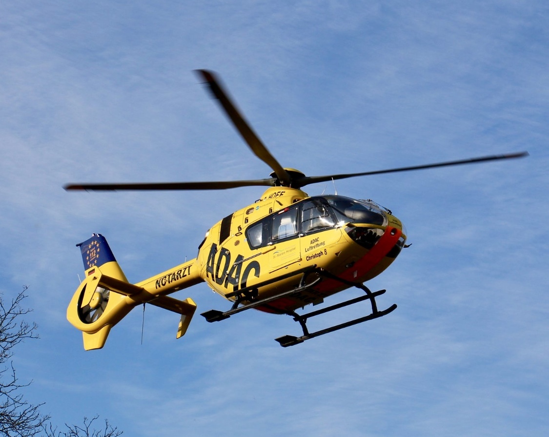 Ein Rettungshubschrauber musste den einen Bauarbeiter schnellstmöglich in eine Spezialklinik bringen. Archiv-Foto: Detlef Rutsch