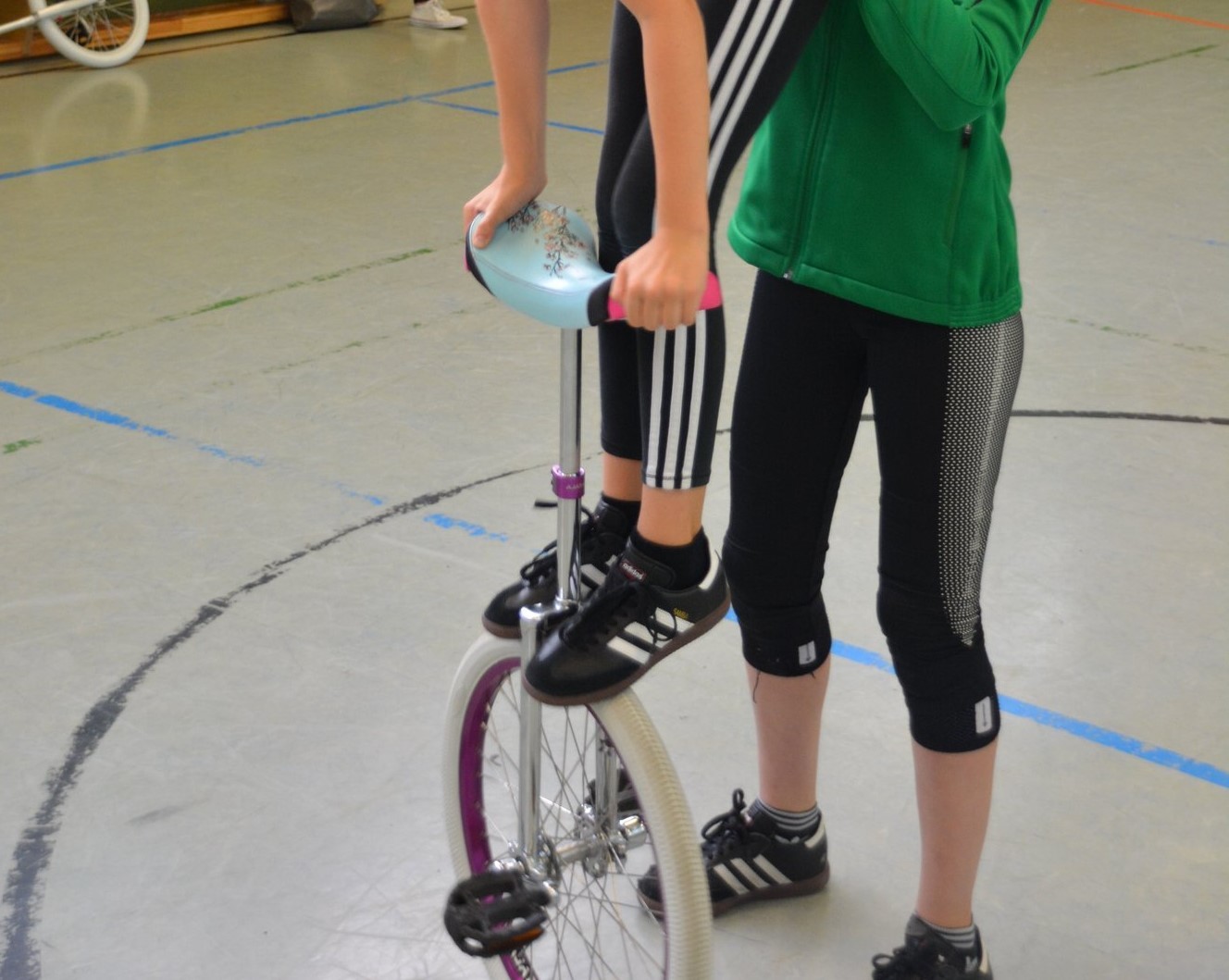 Vom Einrad bis zur Riesenkugel – alles dreht und bewegt sich bei diesem Workshop.