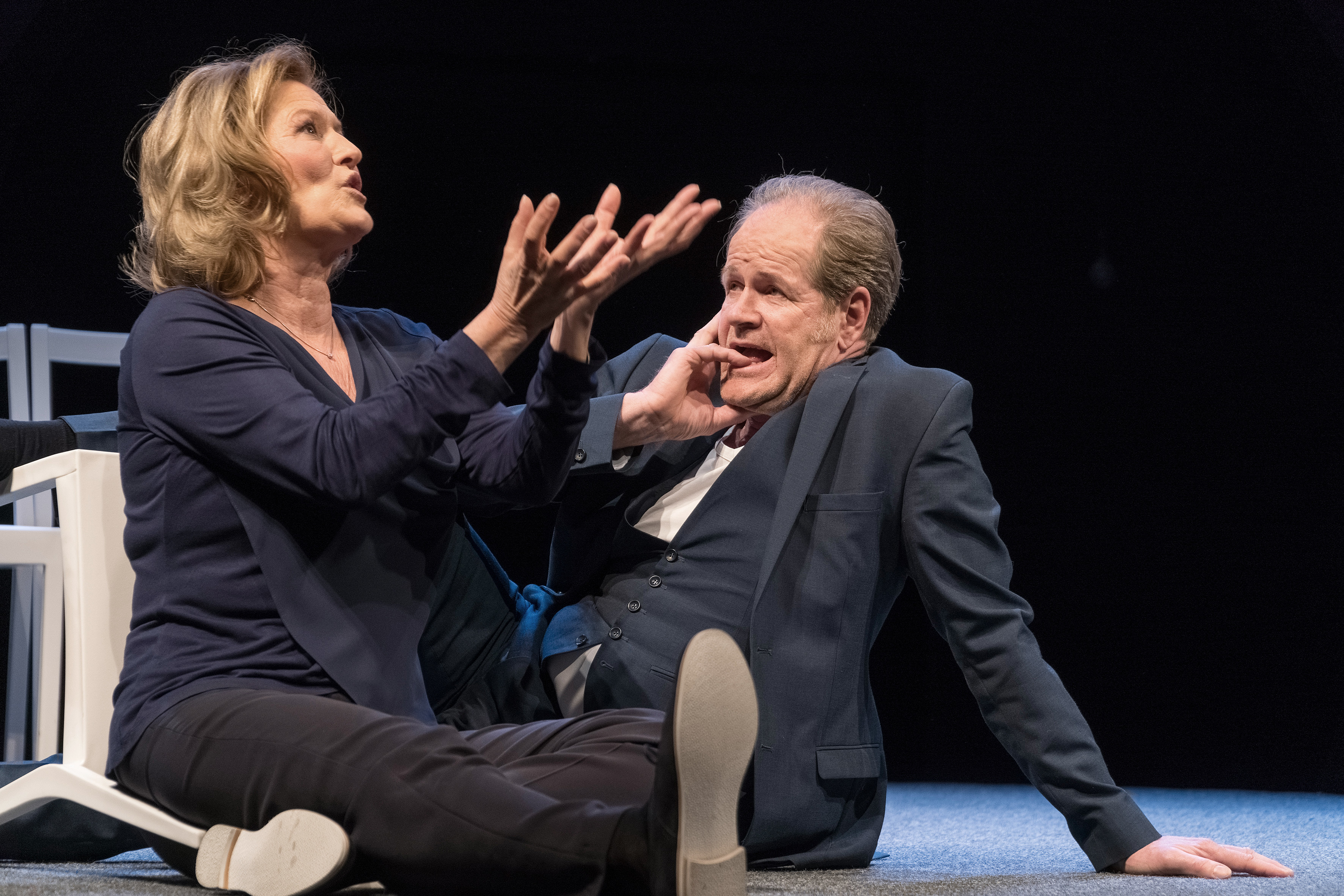 Bekannt aus Kino und Fernsehen: Am Samstag, 16. März, 20 Uhr, stehen Suzanne von Borsody und Guntbert Warns in der Stadthalle Hilden auf der Bühne. "Konstellationen" heißt das Theaterstück.