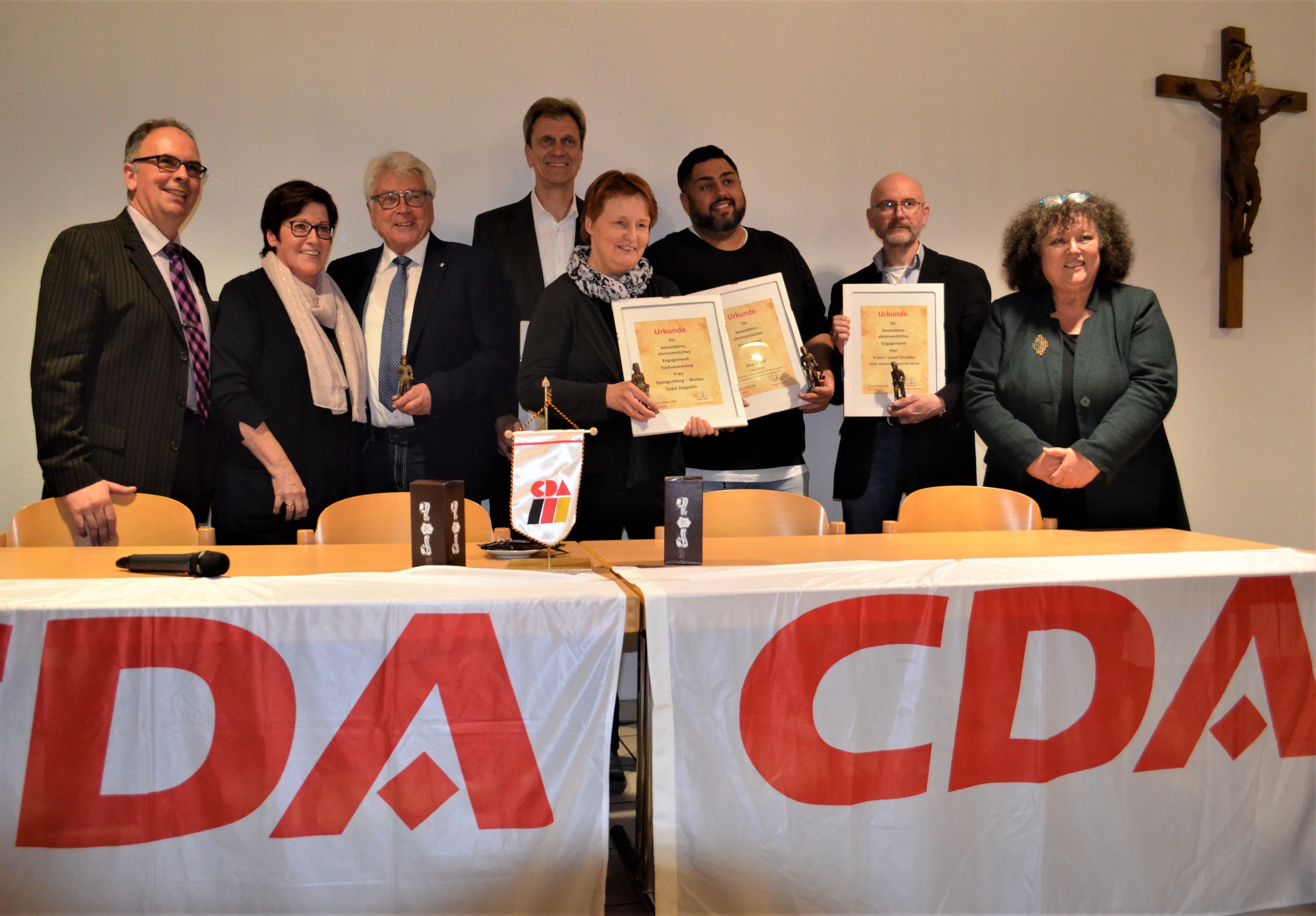 v.l. Frank Heu, Ingrid Fischbach, Heinz Huschenbeth, Ulrich Koch, Dagmar Spangenberg-Mades, Alex Sharif, Franz Josef Strzalka, Regina Görner