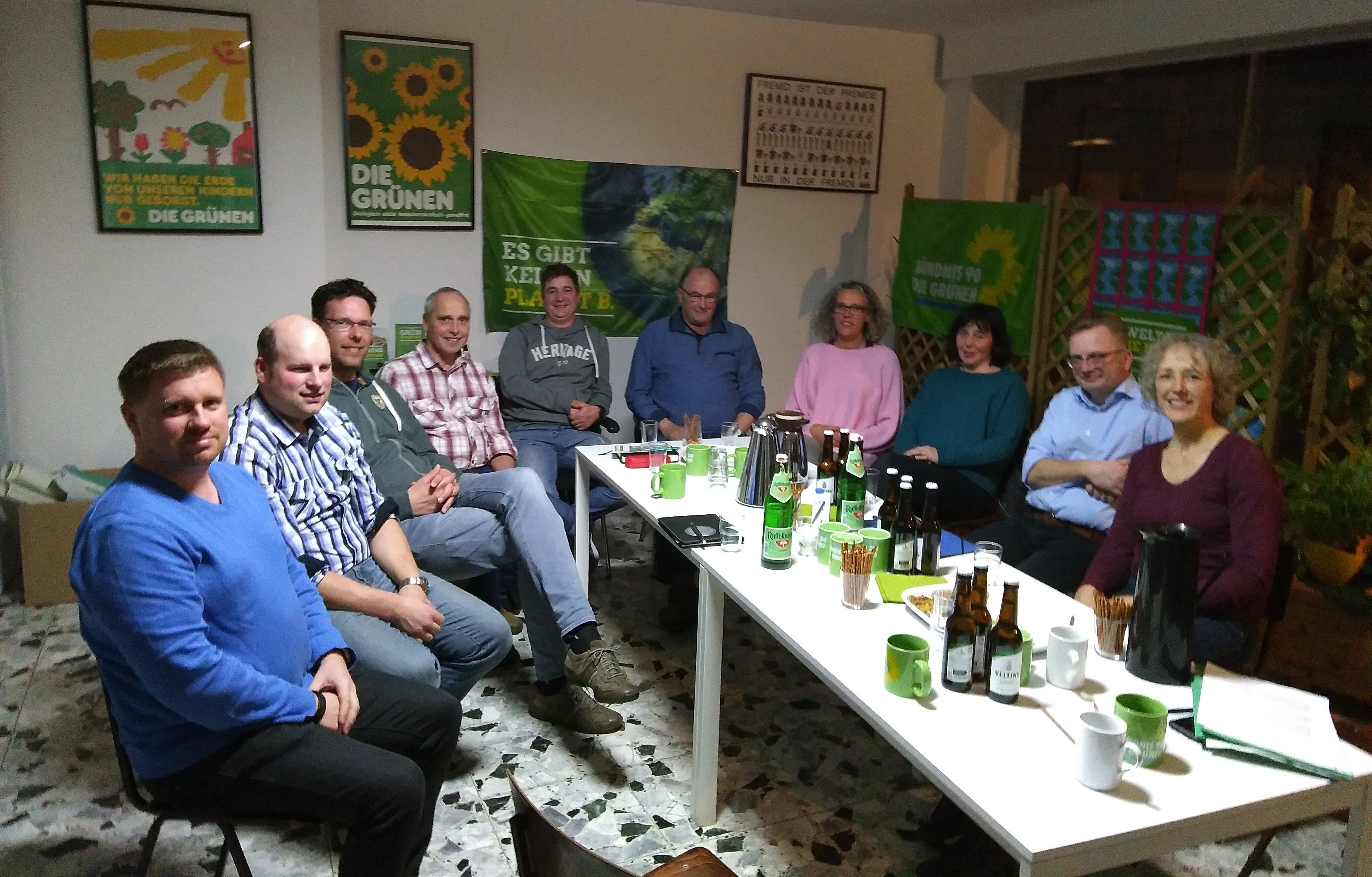Die Grünen in Weeze trafen sich mit Landwirten vor Ort, um sich über die Themen "Lebensmittelerzeugung, Artenvielfalt oder regionale Vermarktung" auszutauschen. Foto: privat