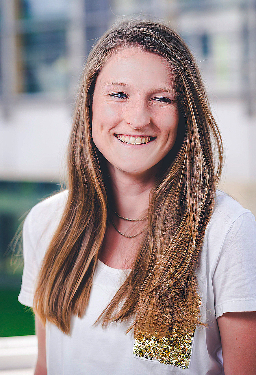 Ist mit sich und ihrem beruflichen Werdegang zufrieden: Die Gladbeckerin Caroline, die paralell zu ihrer Ausbildung zur Industriemechanikerin an der "Westfälischen Hochschule" in Gelsenkirchen Maschinenbau studierte. Dabei wurde die heute 27-jährige vom "NRW-Zentrum für Talentförderung" nachhaltig unterstützt.