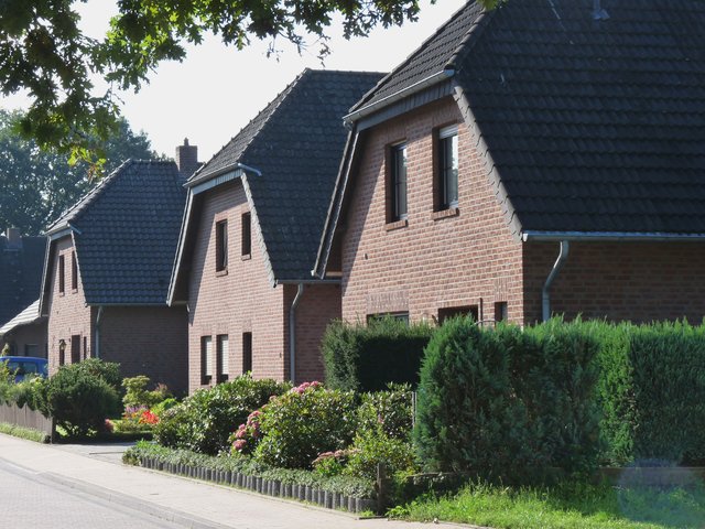 Hoher Weg: Neubauten im Stil einer Katstelle