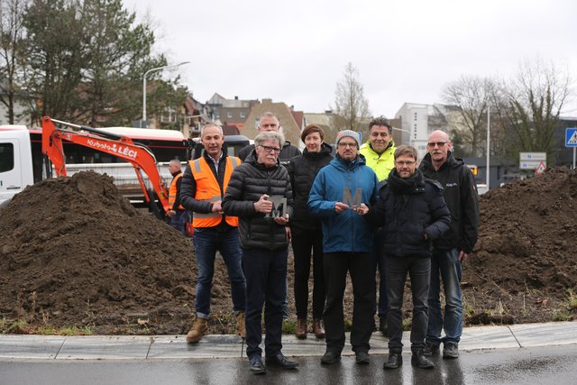 Die Verantwortlichen von IGW, der Werbeagentur Klein & Neumann sowie des ausführenden Bauunternehmens Leci stellten zusammen mit Gerd Schäfer (2.v.l.) das Projekt vor.