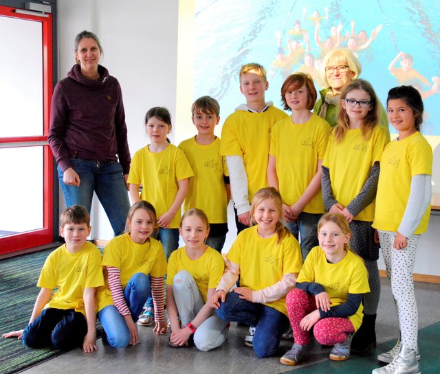 Die Schwimmmannschaft der Evangelischen Grundschule Ergste hat in diesem Jahr die Stadtmeisterschaft gewonnen.