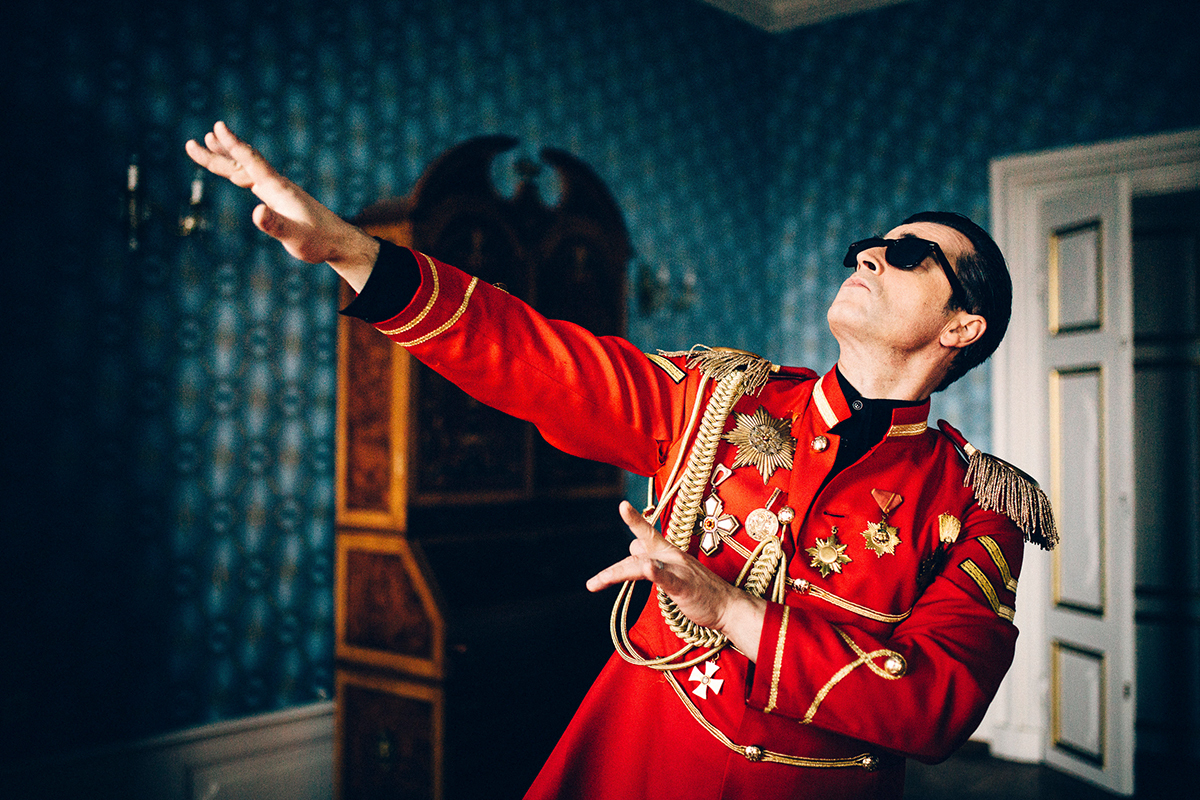 Wer für die ausverkaufte Show "Falco - Das Musical" in Essen keine Karten mehr ergattern konnte, der bekommt eine zweite Chance: Eine weitere Aufführung gibt's am Sonntag, 14. April, 19 Uhr, Dortmund, Westfalenhalle.