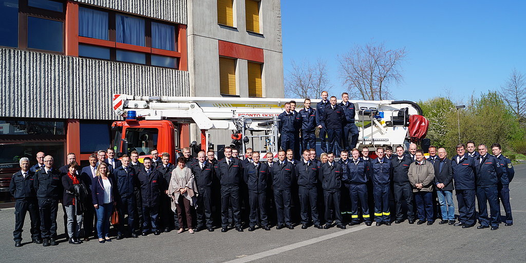Die zukünftigen Brandschützer wurden jetzt zu ihrem Dienstantritt von den Leitern der Feuerwehren und Vertretern der Städte bei einer kleinen Feierstunde in der Feuer- und Rettungswache Marl begrüßt. Foto. Stadt Marl