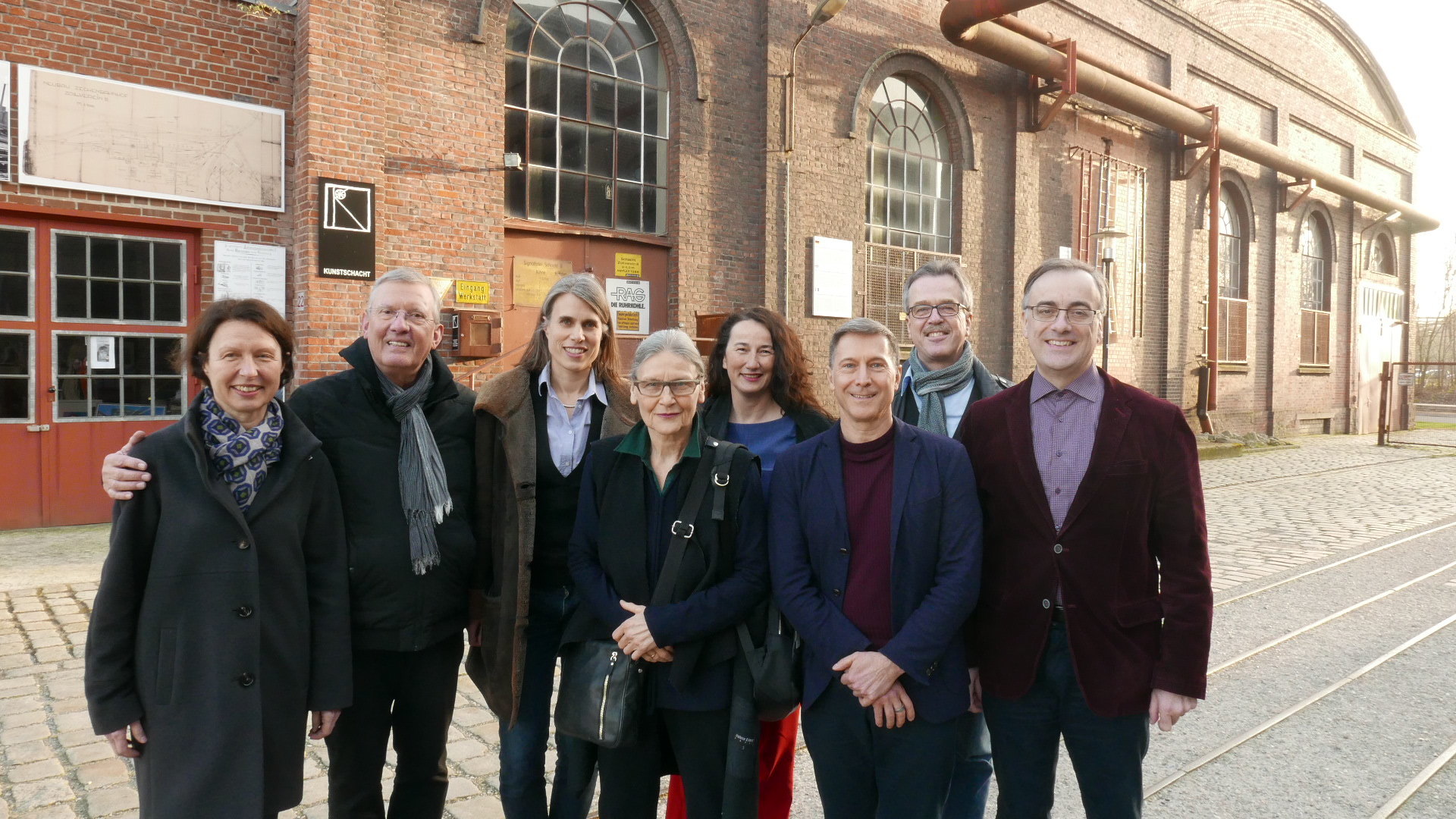 Dr. Patricia Stöckemann, Nils Christe, Lucie Conrad, Reinhild Hoffmann, Adolphe Binder,
Martin Schläpfer, Alfons Wafner, Muchtar Al Ghusain (v.l.)sind die Jury des Kurt-Jooss-Preises.