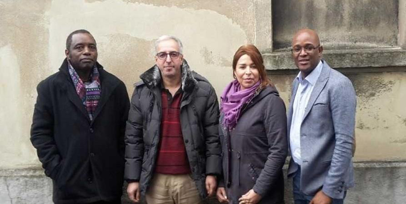 Die Bochumer Fieldworker Sera Massakidi (Kongo), Agir Mustafa Birhimeoglu (Türkei), Zoubeida Khodr (Syrien) und Alpha O. Barry (Guinea) interviewen Geflüchtete aus diesen Regionen für das Oral History Projekt.