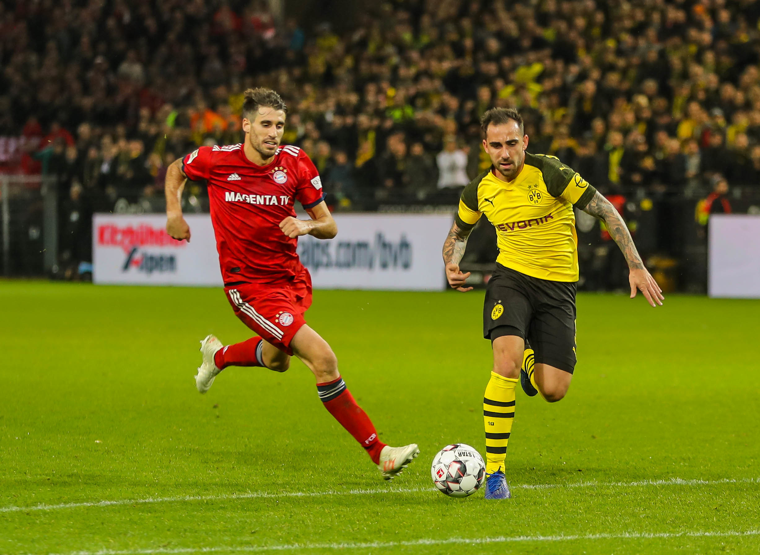 Die Fußball-Welt blickt am Samstag mit Spannung auf das Duell zwischen dem FC Bayern München und Borussia Dortmund.