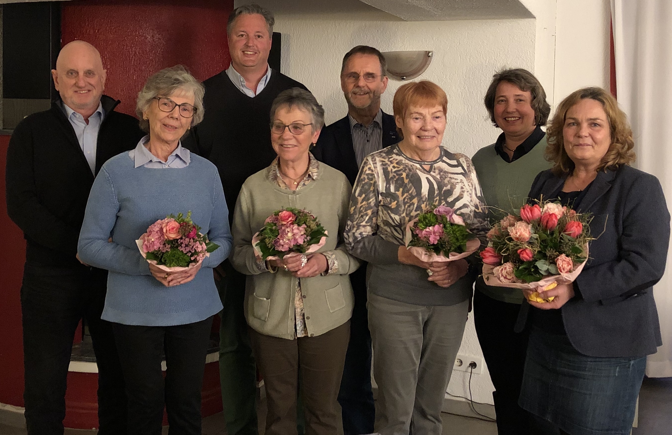 von links nach rechts: Ulrich Herschberg, Inge Hagemann, Mark-Oliver Echelmeyer, Hildegard Jung, Martin Fischer, Christel Kledewski, Christiane Thüne und Heike Kausch