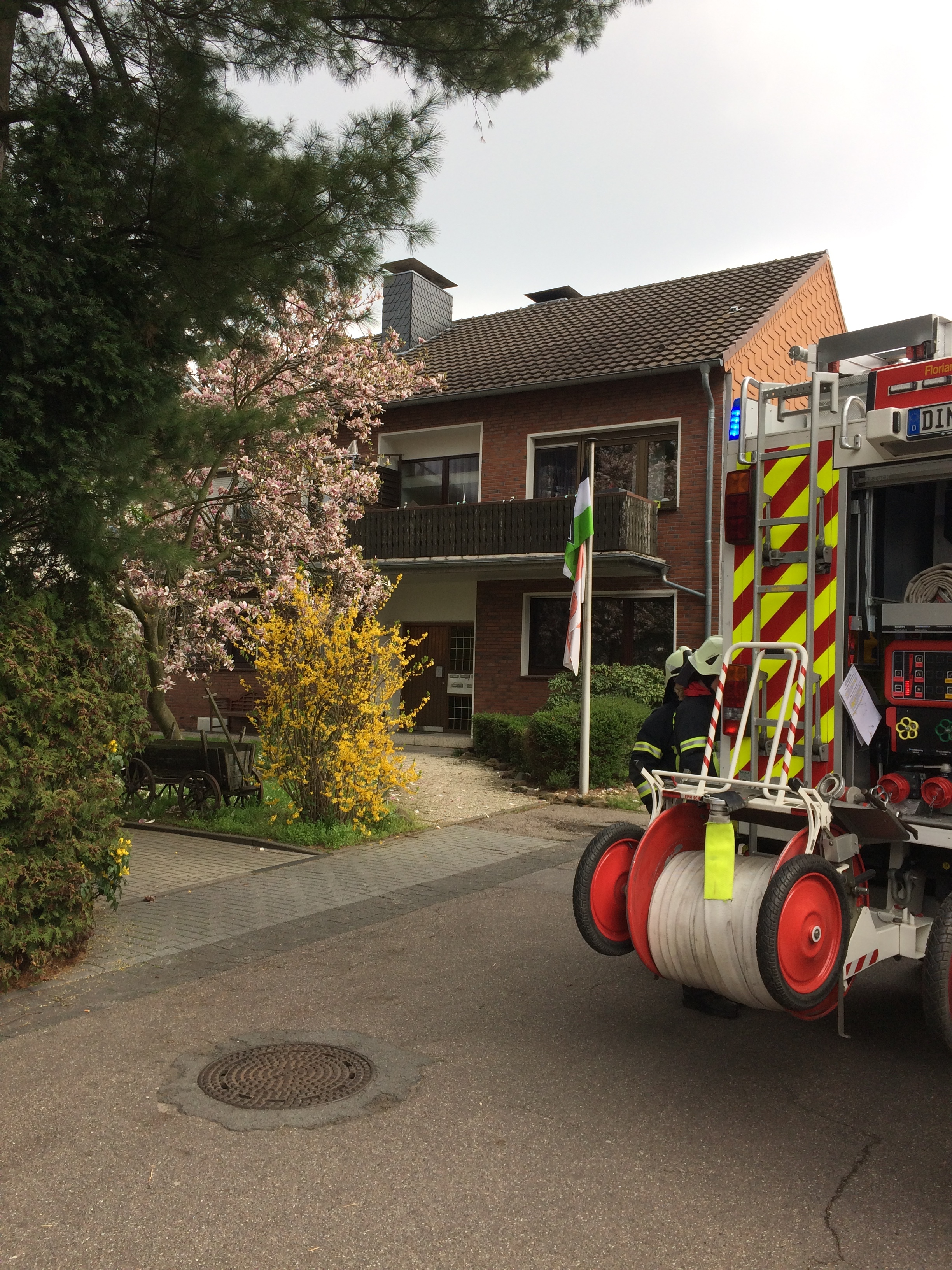 Die FW Dinslaken musste am 5. April wegen eines Feuers ausrücken.