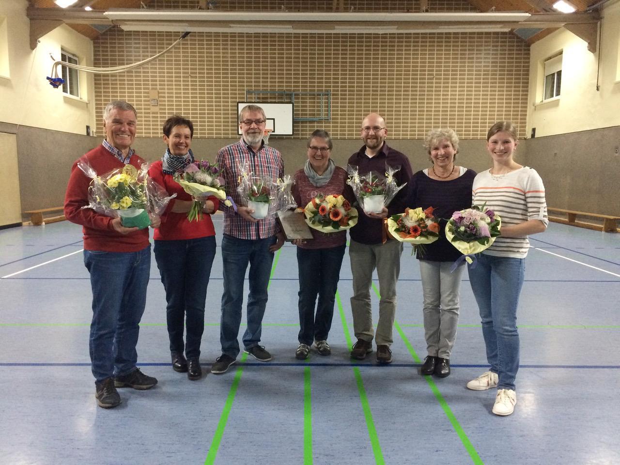 Bei den anstehenden Wahlen wurden folgende Positionen einstimmig wiedergewählt: 1. Vorsitzende Katrin Prüß, Geschäftsführer Mick Schelberg, Jugendwartin Kira Klose, Pressewartin Katrin Prüß, Gerätewart Thomas Klose, Fachwart f. Versicherungen Günter Schulte, 2. Beisitzer Andreas Herrmann, Mitglied Ältestenrat Ilse Feldman. Zur 2. Kassenwartin wurde Monika Wilholt gewählt, Holger Erfurt übernimmt das Amt des Männerturnwarts.
