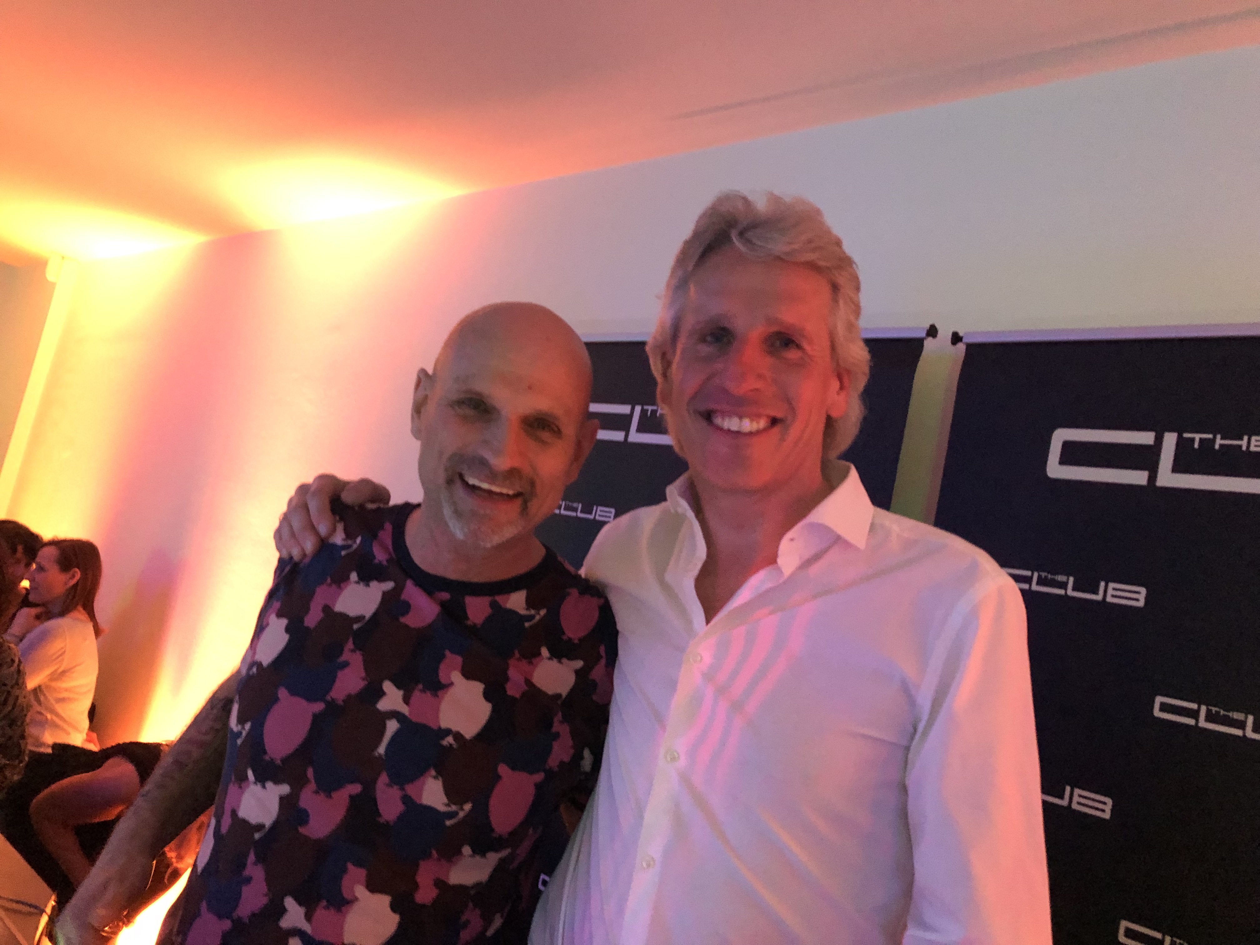 Der Mülheimer DJ Caba Kroll und Gastgeber und Geschäftsführer Mirko Jereb-Fleck in Partylaune.