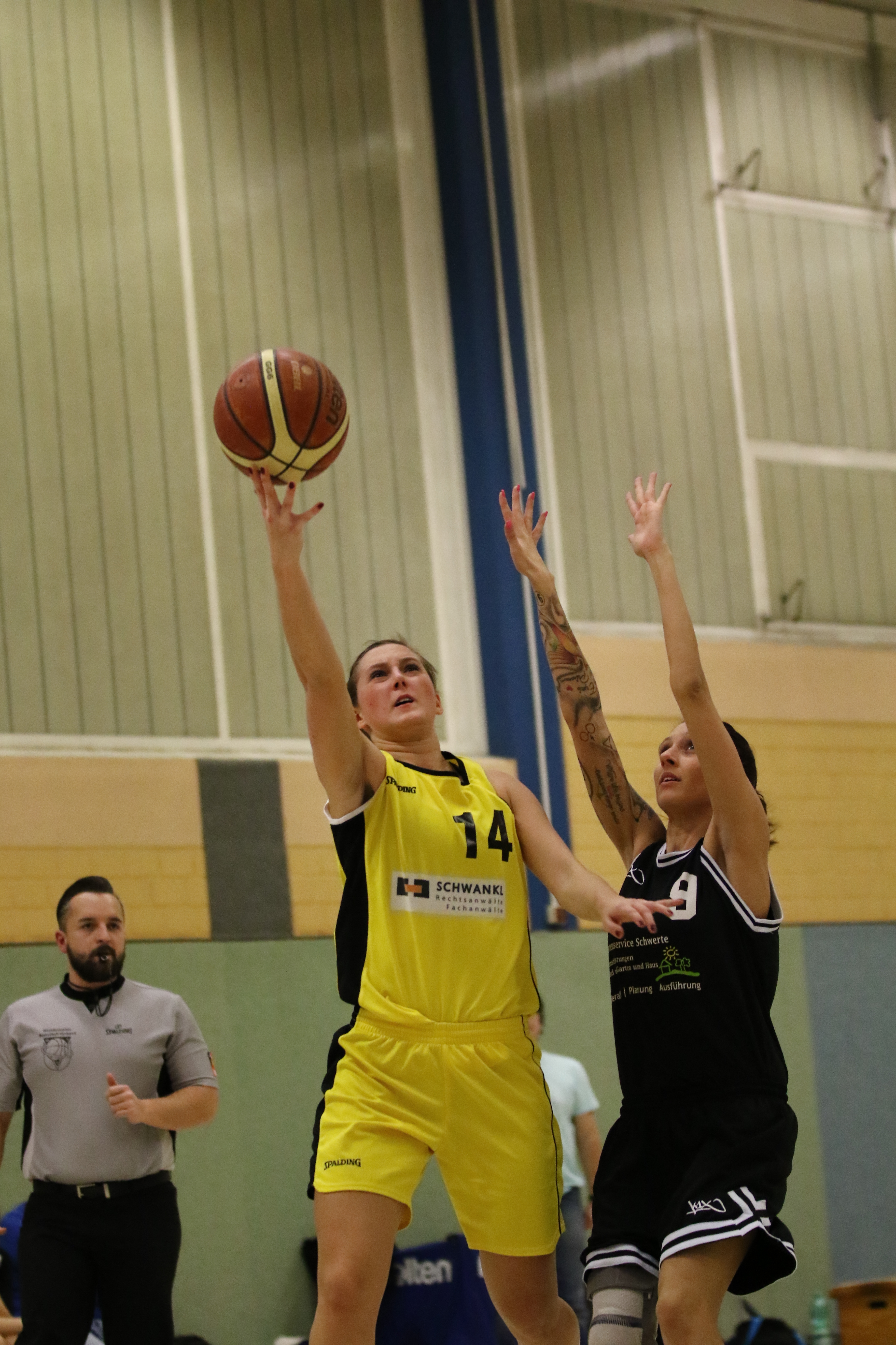 Anja Strozyk erzielte für die Oberliga-Damen der Ruhrpott Baskets Herne 16 Punkte (darunter 2 Dreier) gegen den Tabellenzweiten UBC Münster, 37 Minuten schnupperten die Hernerinnen an einer Sensation, dann setzten sich doch noch die abgezockten Gäste mit 61:52 durch.