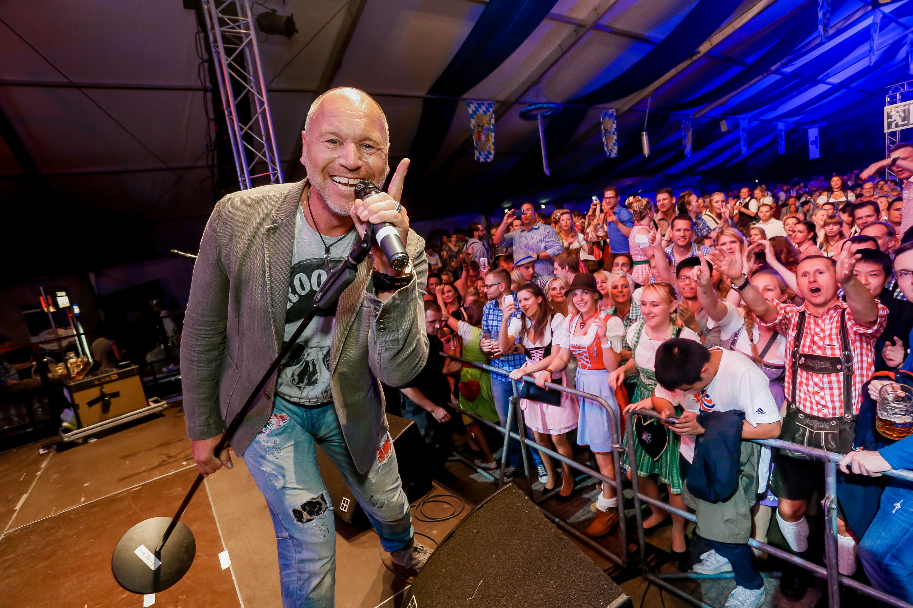 Olaf Henning zum Dortmunder Oktoberfest: "Man kommt an und kennt ganz viele Leute, Backstage, das Kamerateam, es ist ein bisschen wie nach Hause zu kommen."
