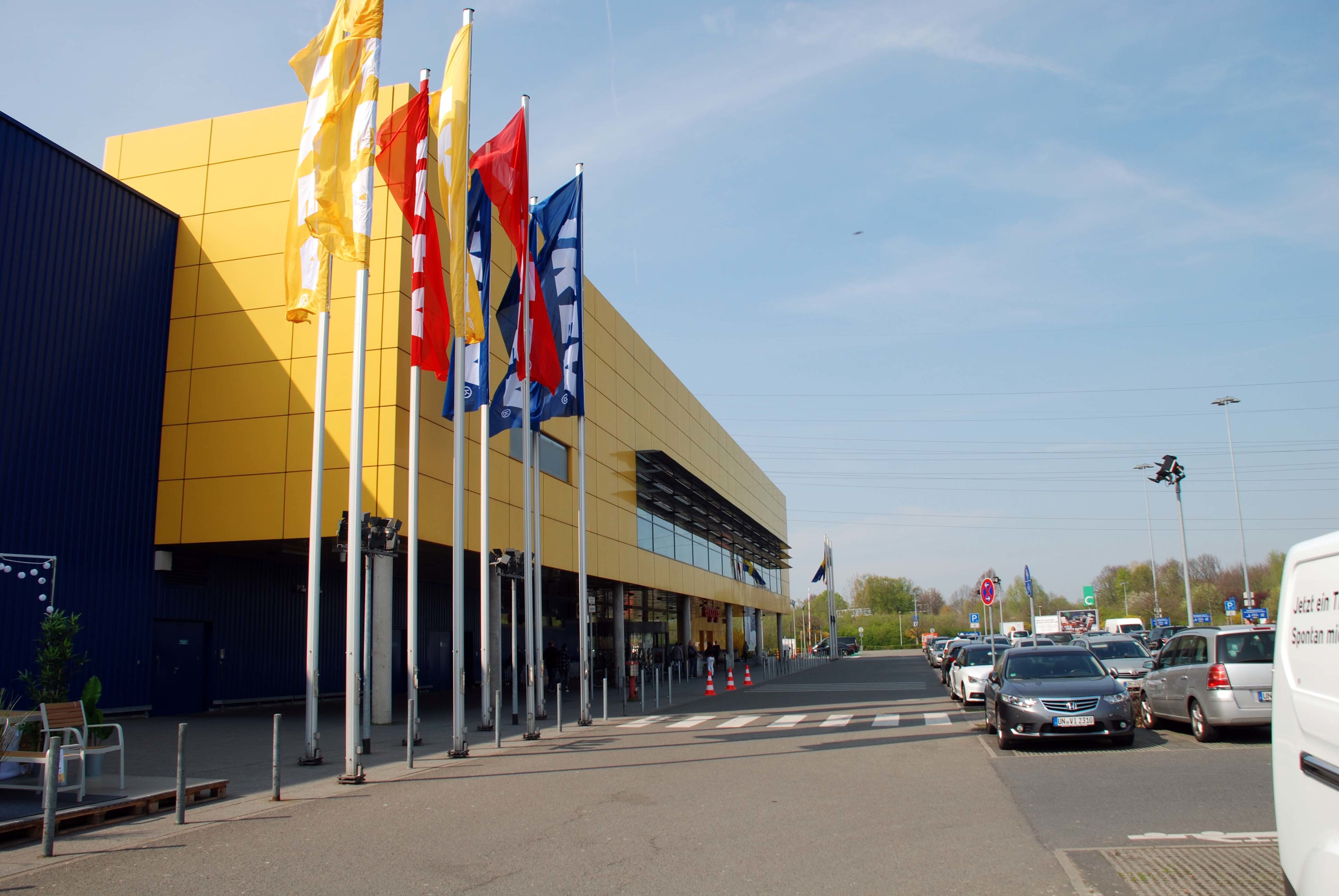 Der Betrieb läuft bei IKEA, nach der verdächtigen Briefsendung, ganz normal. Foto: Anja Jungvogel